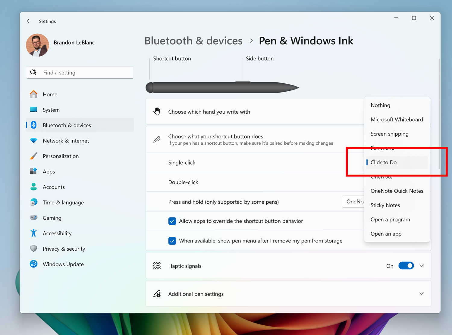 Настройки пера и Windows Ink с возможностью назначить кнопку ярлыка на Click to Do, выделены красной рамкой.