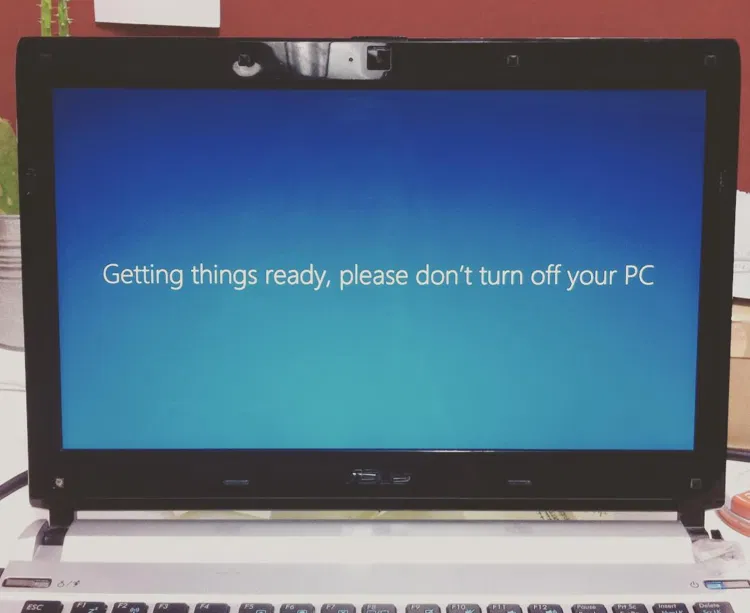 ���������� KB3184143 ������� ����������� �� ���������� �� Windows 10
