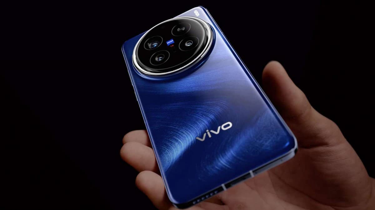 Инсайдеры сообщили о параметрах экранов Vivo X500 и iQOO 16
